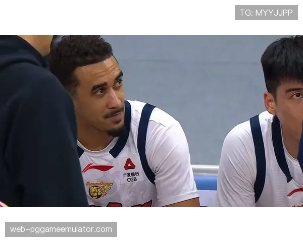 深圳队外援萨林杰结束停赛，将在对阵山东队的比赛中复出